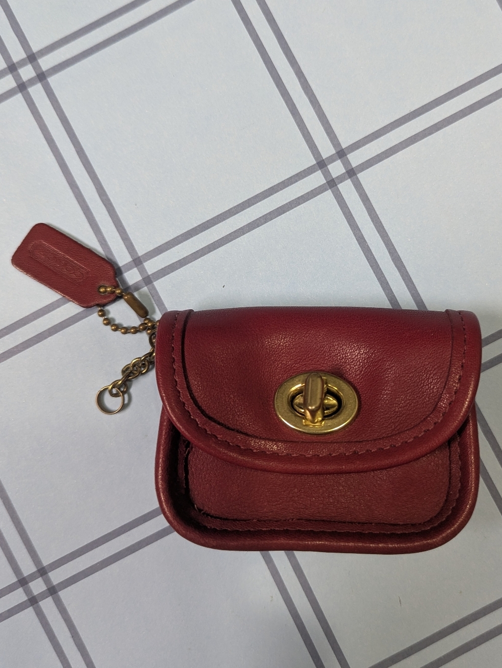 Vintage Coach Red Leather Mini Purse Bag Key Pouch Gold Turnlock City - Picture 3 of 7
